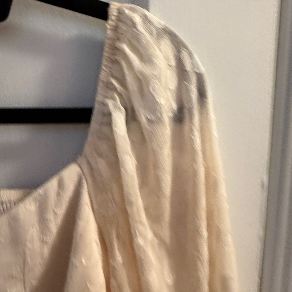 Cream blouse size M - Picture 5 of 8